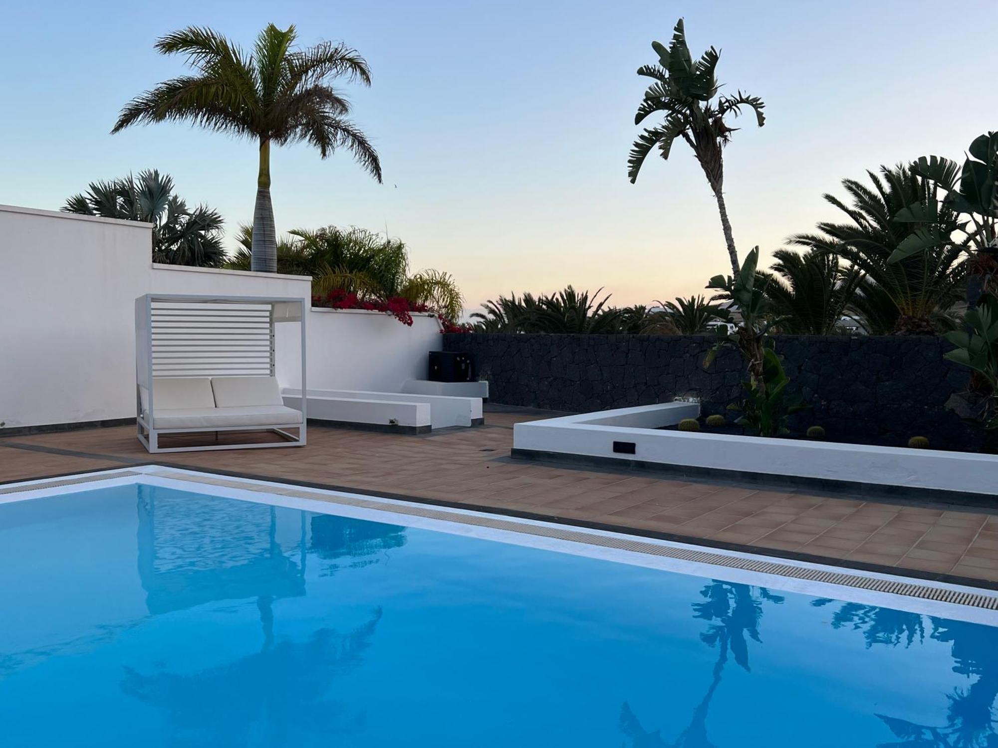 Villa Dedalos - A Luxury Large Villa With A Heated Pool In Puerto Calero Eksteriør billede
