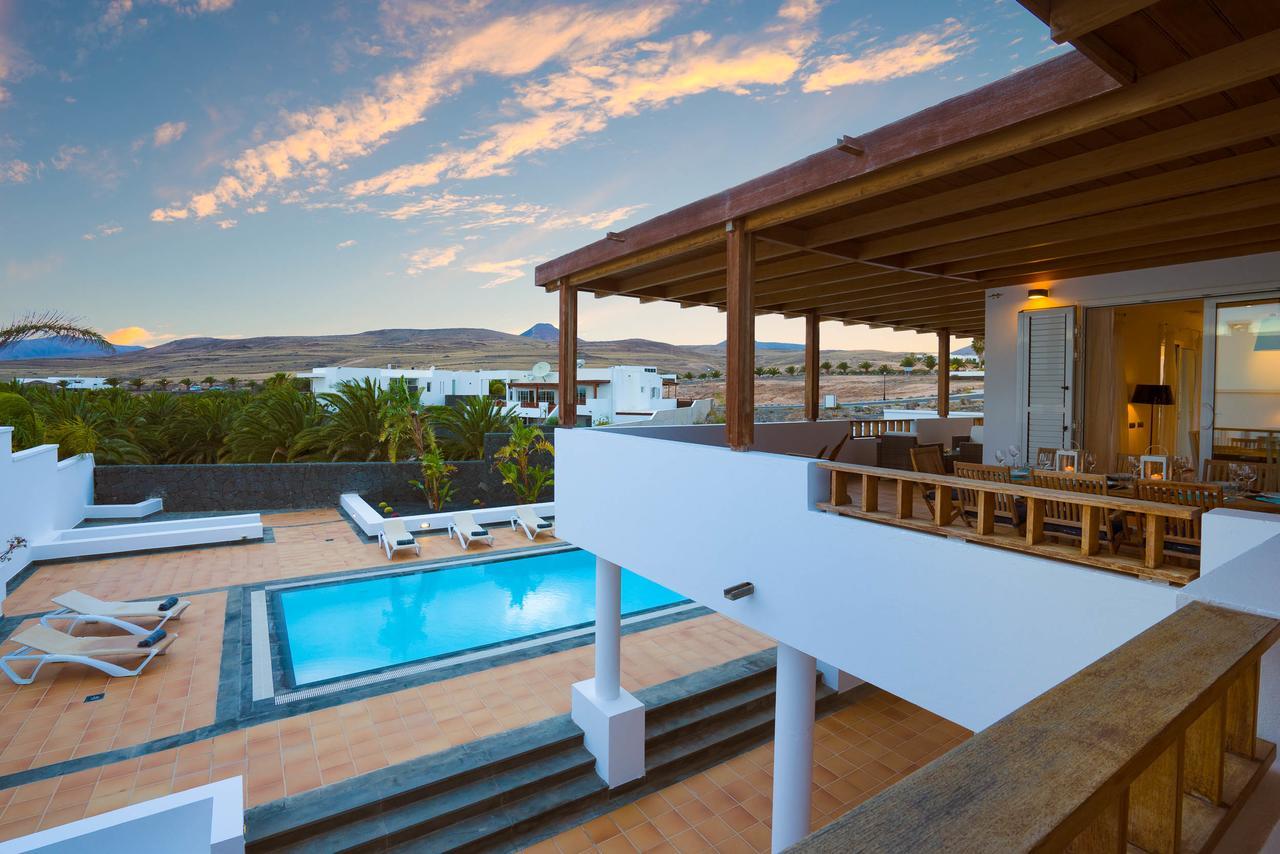 Villa Dedalos - A Luxury Large Villa With A Heated Pool In Puerto Calero Eksteriør billede