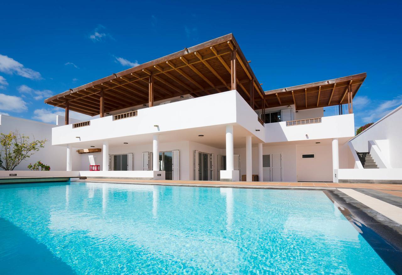Villa Dedalos - A Luxury Large Villa With A Heated Pool In Puerto Calero Eksteriør billede