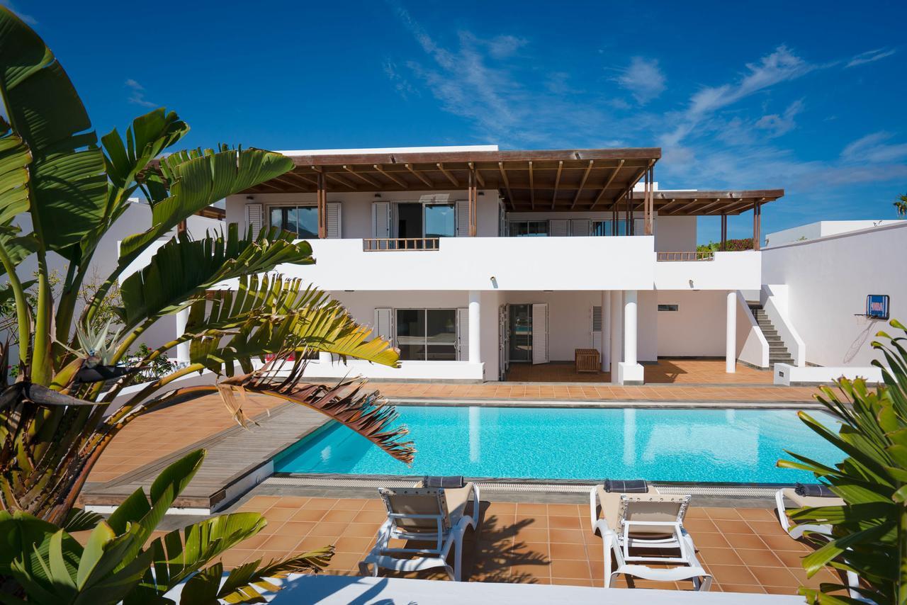 Villa Dedalos - A Luxury Large Villa With A Heated Pool In Puerto Calero Eksteriør billede