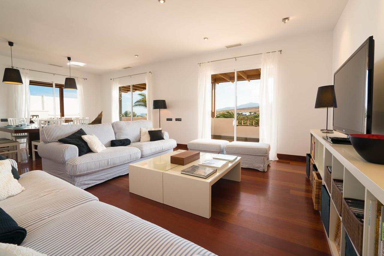 Villa Dedalos - A Luxury Large Villa With A Heated Pool In Puerto Calero Eksteriør billede